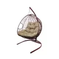 Подвесное кресло для двоих с ротангом коричневое, бежевая подушка