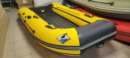 Моторно-гребная надувная лодка ПВХ ORCA 325 с надувным дном, 3 места, цвет: желто-серый