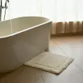 Коврик для ванной 60x60 см махровый противоскользящий La Maison de Domitille Plaza Sand. Бежевый. 100% хлопок.