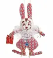 Кукла подвесная 'Кролик с подарком'