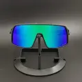 Солнцезащитные очки Oakley