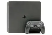 Игровая приставка Sony PlayStation 4 Slim, 1TB, черный, с 2 контроллерами DualShock 4