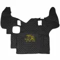 Ковры стеганые для грузовых автомобилей SCANIA 5 серии P (механика), черный цвет с желтой вышивкой и черным кантом. Экокожа - 3шт в комплекте (пассажир+водитель+шахта)