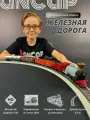 Металлическая детская железная дорога с поездом и вагончиками на пульте управления HO 1:87. Модель для детей и взрослых