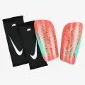Щитки футбольные NIKE Mercurial Lite, анатомическая конструкция, вентиляционные отверстия