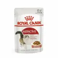 Корм влажный для кошек старше 1-го года Royal Canin INSTINCTIVE кусочки в соусе 28шт. * 85 г