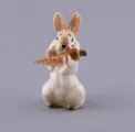 Фарфоровая статуэтка Заяц с морковкой 2 Императорский Фарфоровый Завод