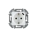 Розетка 2К+З немецкий стандарт 16А 250В со встроенным зарядным устройством USB C 1.5А 5В INSPIRIA белый 673770 Legrand