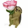Садовая фигурка Голден Крафт Ёжик с цветком, полистоун, розовый