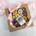 Зефирные цветы ручной работы Тюльпаны в подарочной коробке 20*20 см