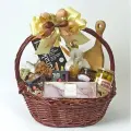Подарочная корзина с деликатесами