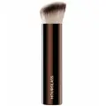 Кисть Hourglass для нанесения основы Seamless Finish Foundation Brush №20