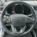Накладка из натуральной кожи Кожа рулит на руль Kia Rio III (UB) (2011-2015), черная, для замены штатной накладки, руль без подогрева