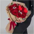 Букет Мегацвет24 Красные Розы и Эвкалипт, 15 роз, дизайнерская упаковка