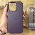 Чехол-накладка Leather Case MagSafe / Для iPhone 16 Pro / Dark Purple