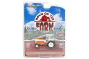 Модель коллекционная GREENLIGHT Tractor трактор white 2270 с закрытой кабиной 1973 orange/white (длина модели 6-10 см)