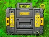 Аккумуляторный импульсивный гайковерт DeWALT DCF900P2T 18В c 2 акб, ЗУ, кейс