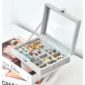 Шкатулка для хранения украшений Римма из велюра Jewel-Box. Store, серая с крышкой из стекла