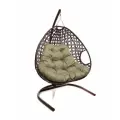 Подвесное кресло с ротангом Для двоих Люкс коричневое с бежевой подушкой M-GROUP