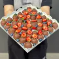 Клубника в шоколаде Композиция в коробке Big Love 30-42 шт