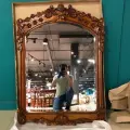 Интерьерное зеркало DOMKORLEONE в деревянной раме из красного дерева (mahogany wood), цвет орех NAA (светло-коричневый)