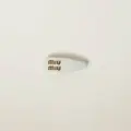Пластиковая белая декоративная заколка для волос с логотипом Miu Miu
