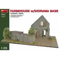 Сборная модель MiniArt Фермерский дом с основанием для диорамы (36018) 1:35