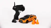 Машинка на радиоуправление желтая с аксессуарами для дрифта