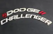 Наклейки на шины DODGE CHALLENGER. Клей в комплекте. Полосы приобретаются отдельно. Резиновые буквы для колес авто и мото из 3D резины.