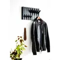 Miartis 16 - настенная черная вешалка из массива дуба с откидными крючками на магнитах