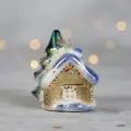 Ёлочная игрушка/сувенир Избушка с ёлкой /Фарфор