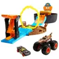 Игрушечный трек Hot Wheels Tire -Монстр Трак Stunt Arena - Игровой набор Шина для трюков + 2 авто GVK48
