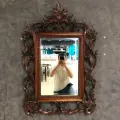 Интерьерное зеркало DOMKORLEONE в резной раме из красного дерева (mahogany wood), цвет орех NAA (светло-коричневый)