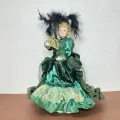 Коллекционная кукла Викторианская дама в изумрудном