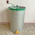 Медогонка для меда ручная НЖ-2 двухрамочная (нержавеющая сталь, шестеренчатый привод)
