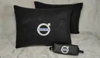 Подарочный набор: декоративная подушка в салон автомобиля из велюра и ключница с логотипом VOLVO, комплект 3 предмета