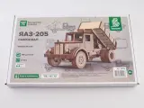 Конструктор из дерева. Самосвал ЯАЗ-205, 1:35. Baumi 11022