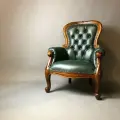 Кресло резное со львами и кожаной обивкой DOMKORLEONE, красное дерево (mahogany wood), цвет орех ASD (коричневый)