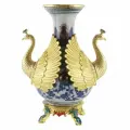 Ваза с двумя ручками Золотой павлин. Керамика, глазурь, металл, эмаль. Китай, вторая половина ХХ века.