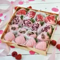 Клубника в клубничном шоколаде Pink Edition 16-25 шт, сладкий подарок любимой девушке, коллеге или подруге