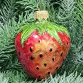 Irena-Co елочная игрушка, стекло Клубника (7,5х5,5х5,5см)