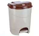 Контейнер для мусора педальный М2890 7л бежевый с внутренним ведром