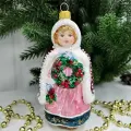 Irena-Co елочная игрушка, стекло Девочка с веночком бордо (13,5х7,5х7см)