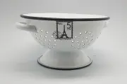 Дуршлаг эмалированный, белый с рисунком(Париж), диаметр 23,5 см
