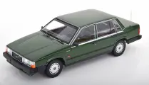 Модель коллекционная MINICHAMPS Volvo 740 gl saloon 1986 dark green