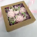 Зефирные цветы ручной работы в подарочной коробке 20*20 см Розы и тюльпаны