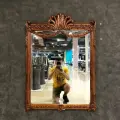 Интерьерное зеркало DOMKORLEONE в резной раме из красного дерева (mahogany wood), цвет орех NAA (светло-коричневый)