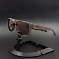 Солнцезащитные очки Oakley