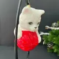 Елочная игрушка Котенок с клубком пряжи 9см стекло Komozja Family
