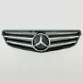Решётка радиатора Mercedes C-class w204 2 полосы хром и черный обод